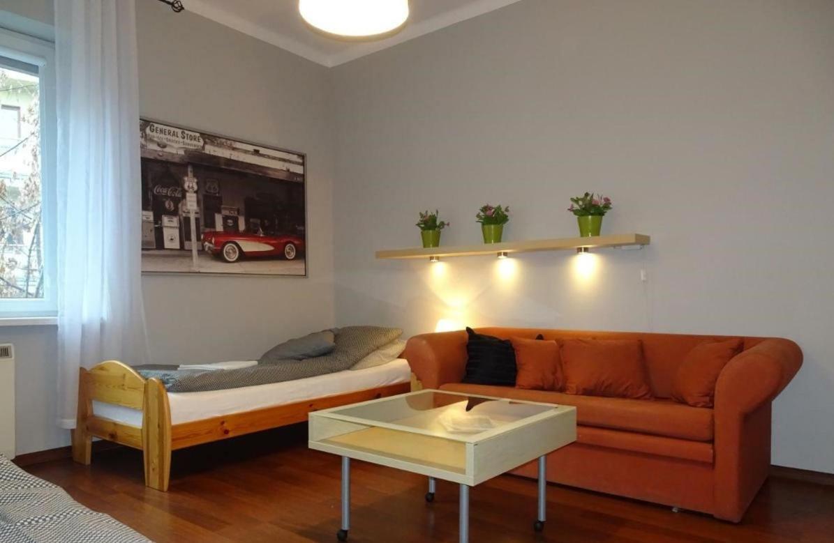 Cybulskiego Guest Rooms Krakow Exterior photo